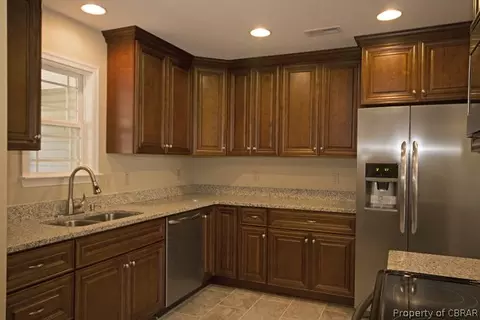 7250 Jeffrey Dr, Gloucester, VA 23061 photo 3