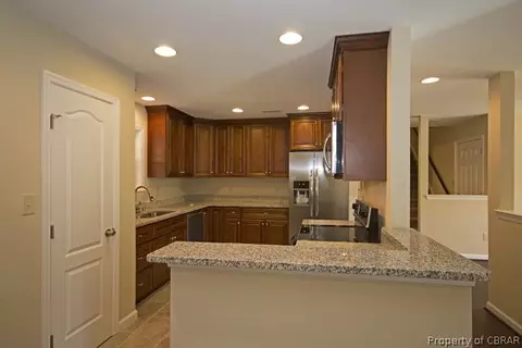7250 Jeffrey Dr, Gloucester, VA 23061 photo 2
