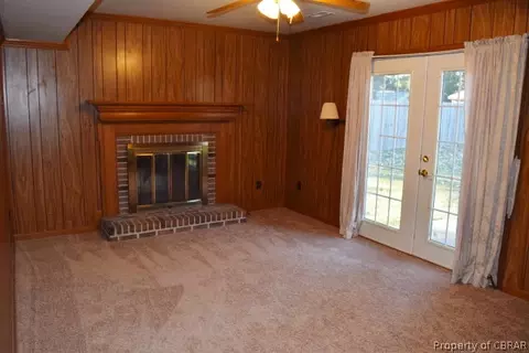 7395 Forest Dr, Gloucester Point, VA 23062 photo 9