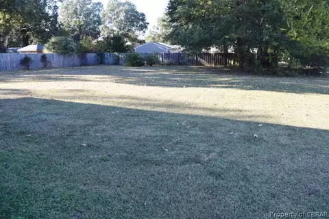7395 Forest Dr, Gloucester Point, VA 23062 photo 3