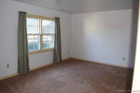 7395 Forest Dr, Gloucester Point, VA 23062 photo 8