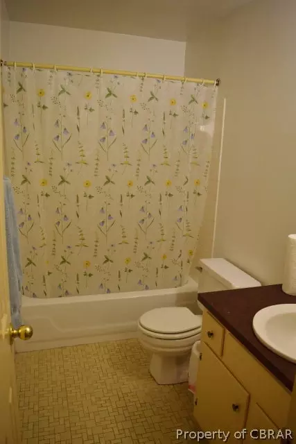 7395 Forest Dr, Gloucester Point, VA 23062 photo 15