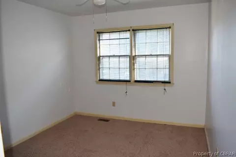 7395 Forest Dr, Gloucester Point, VA 23062 photo 13