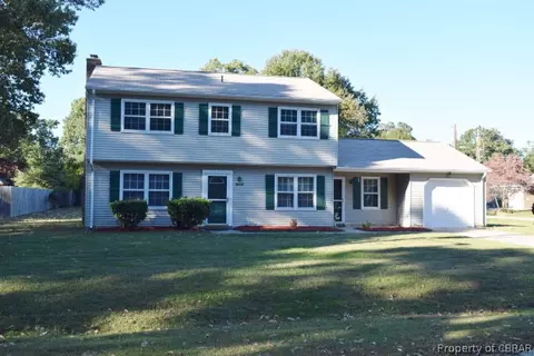 7395 Forest Dr, Gloucester Point, VA 23062 photo 1