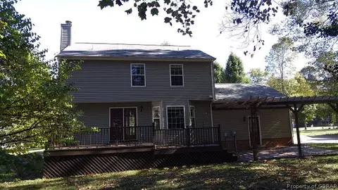 8257 Hamilton Dr, Gloucester, VA 23061 photo 2