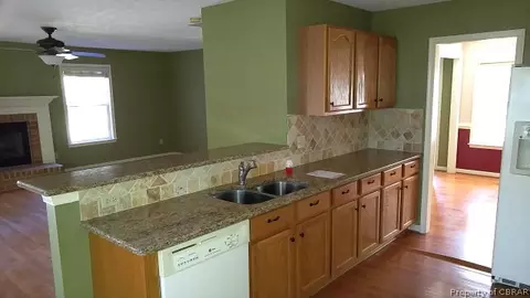 8257 Hamilton Dr, Gloucester, VA 23061 photo 17