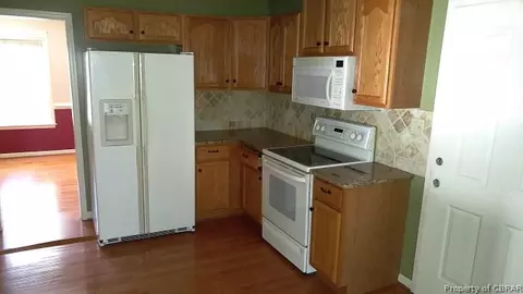 8257 Hamilton Dr, Gloucester, VA 23061 photo 8