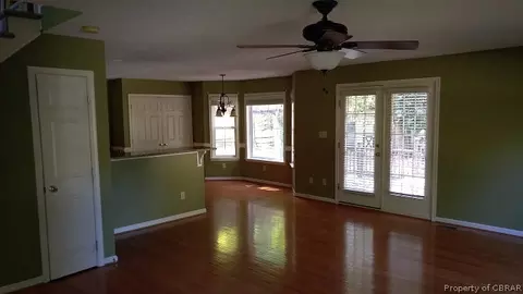 8257 Hamilton Dr, Gloucester, VA 23061 photo 11