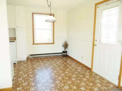 6790 Hilltop Dr, Gloucester, VA 23061 photo 3