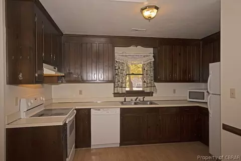 5533 Hickory Fork Rd, Gloucester, VA 23061 photo 4