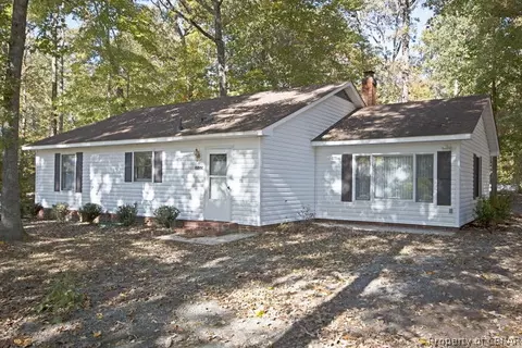 5533 Hickory Fork Rd, Gloucester, VA 23061 photo 1