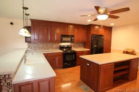 3575 Foxhaven Dr, Gloucester, VA 23061 photo 3