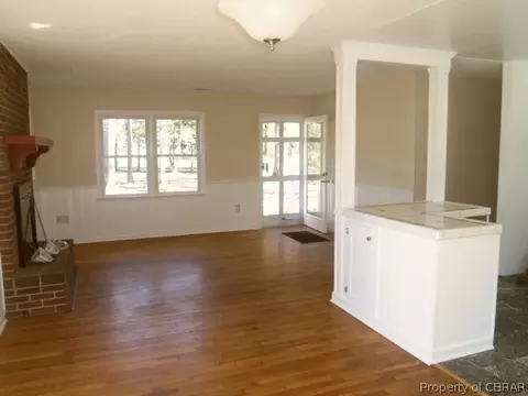 9328 Marlfield Rd, Gloucester, VA 23061 photo 4