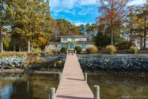 365 Cedar Pointe Dr, Weems, VA 22576 photo 10