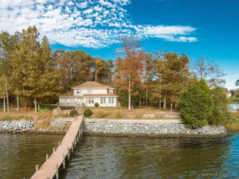 365 Cedar Pointe Dr, Weems, VA 22576 photo 1
