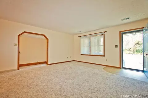 8105 Pinetta Rd, Gloucester, VA 23061 photo 4