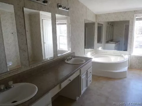 227 Jenkins Neck Rd, Dutton, VA 23050 photo 9
