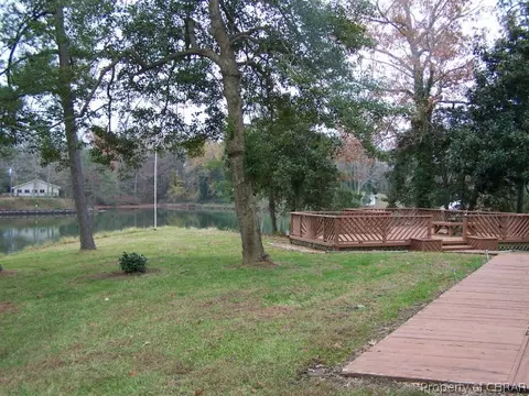 259 Shooting Star Ln, Weems, VA 22576 photo 3