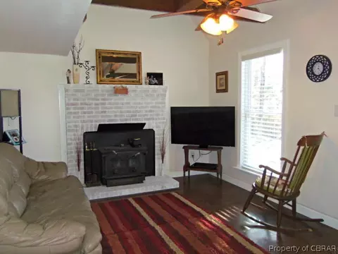 6559 Walter Reed Dr, Gloucester, VA 23061 photo 2