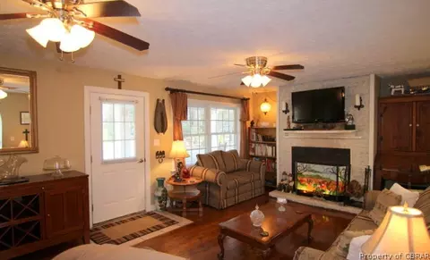8184 Mobjack Ln, Hayes, VA 23072 photo 14