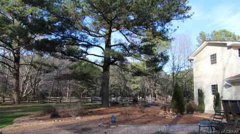 8184 Mobjack Ln, Hayes, VA 23072 photo 5