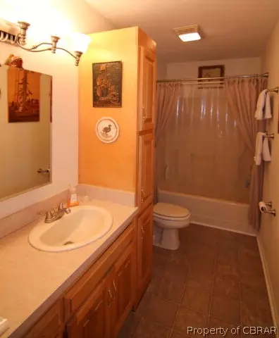 8184 Mobjack Ln, Hayes, VA 23072 photo 18