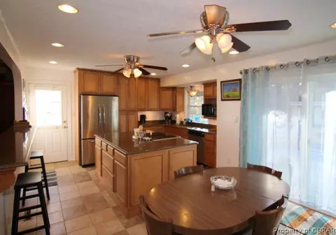 8184 Mobjack Ln, Hayes, VA 23072 photo 10