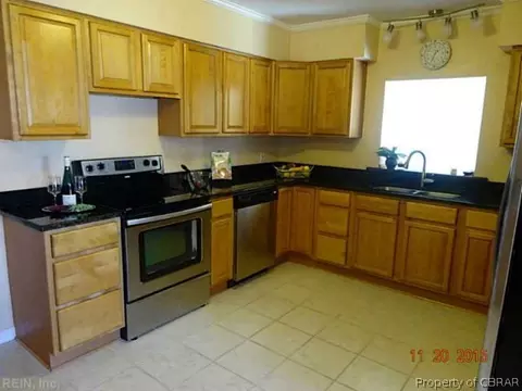 141 Cambridge Pl, Hampton, VA 23669 photo 5