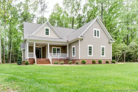 7668 Riverwatch Dr, Gloucester, VA 23061 photo 1