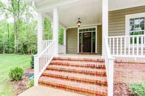 7668 Riverwatch Dr, Gloucester, VA 23061 photo 2