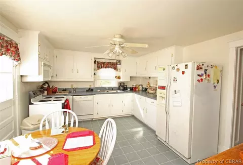 3974 Weems Rd, Weems, VA 22576 photo 17