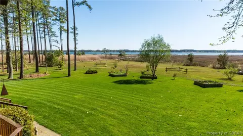 9842 Anchorage Ln, Gloucester, VA 23061 photo 13