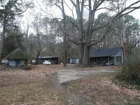 8711 Dundee Ln, Gloucester, VA 23061 photo 9
