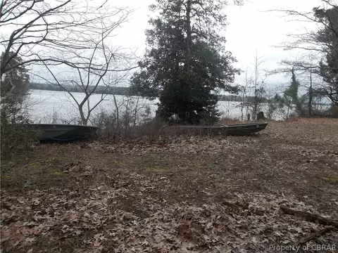 8711 Dundee Ln, Gloucester, VA 23061 photo 6