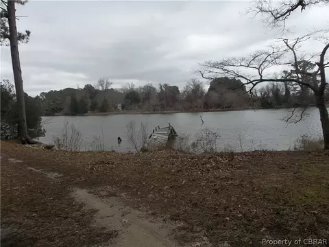 8711 Dundee Ln, Gloucester, VA 23061 photo 5