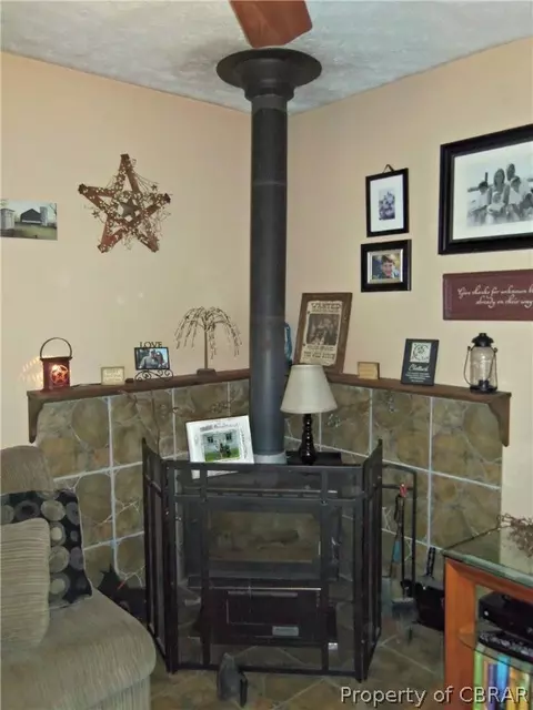 8821 Marlfield Rd, Gloucester, VA 23061 photo 6