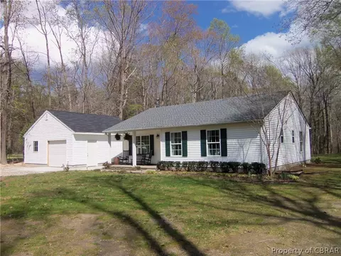8821 Marlfield Rd, Gloucester, VA 23061 photo 1
