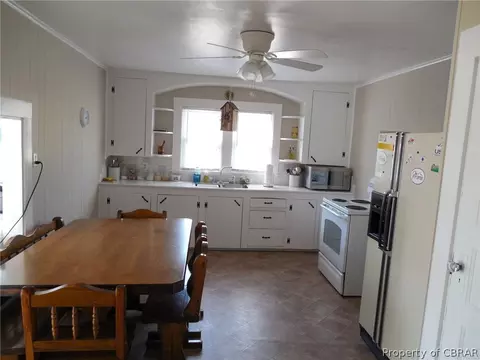 6844 Fields Landing Rd, Hayes, VA 23072 photo 5