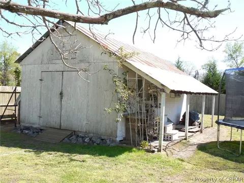 6844 Fields Landing Rd, Hayes, VA 23072 photo 11