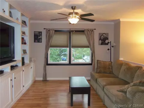 7418 Battery Dr, Gloucester Point, VA 23062 photo 3