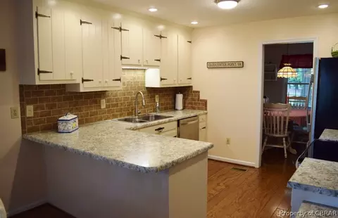 1753 Holly View Dr, Gloucester Point, VA 23062 photo 13