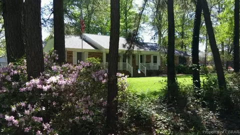 1753 Holly View Dr, Gloucester Point, VA 23062 photo 2
