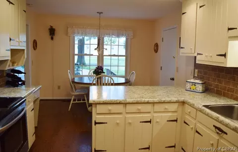 1753 Holly View Dr, Gloucester Point, VA 23062 photo 10