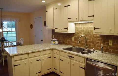 1753 Holly View Dr, Gloucester Point, VA 23062 photo 12