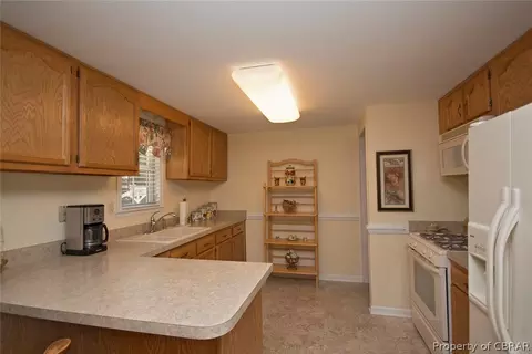 6628 Ashland Rd, Gloucester, VA 23061 photo 9