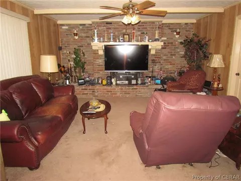 1696 Pine Tree Dr, Gloucester Point, VA 23062 photo 8