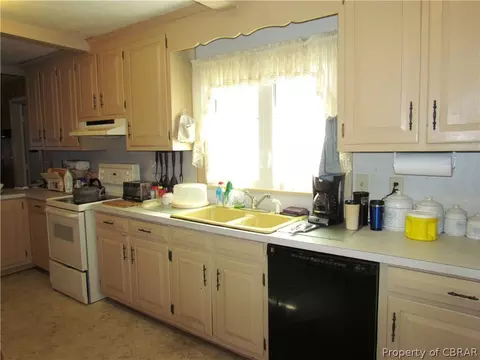 1696 Pine Tree Dr, Gloucester Point, VA 23062 photo 10