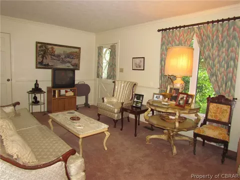 1696 Pine Tree Dr, Gloucester Point, VA 23062 photo 3