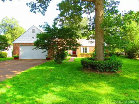 1696 Pine Tree Dr, Gloucester Point, VA 23062 photo 1