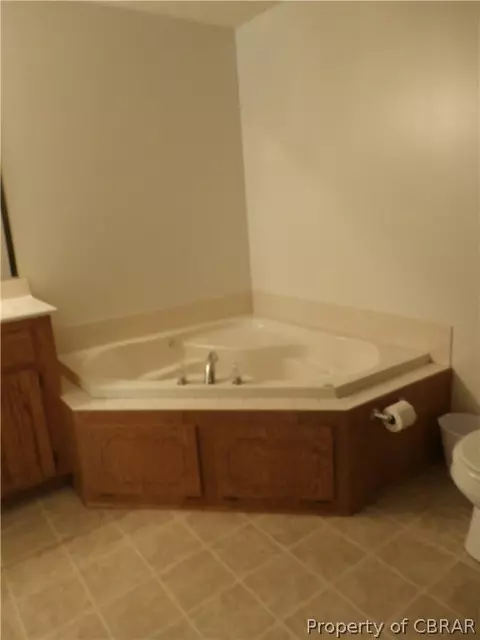 9874 Buckskin Trl, Gloucester, VA 23061 photo 12